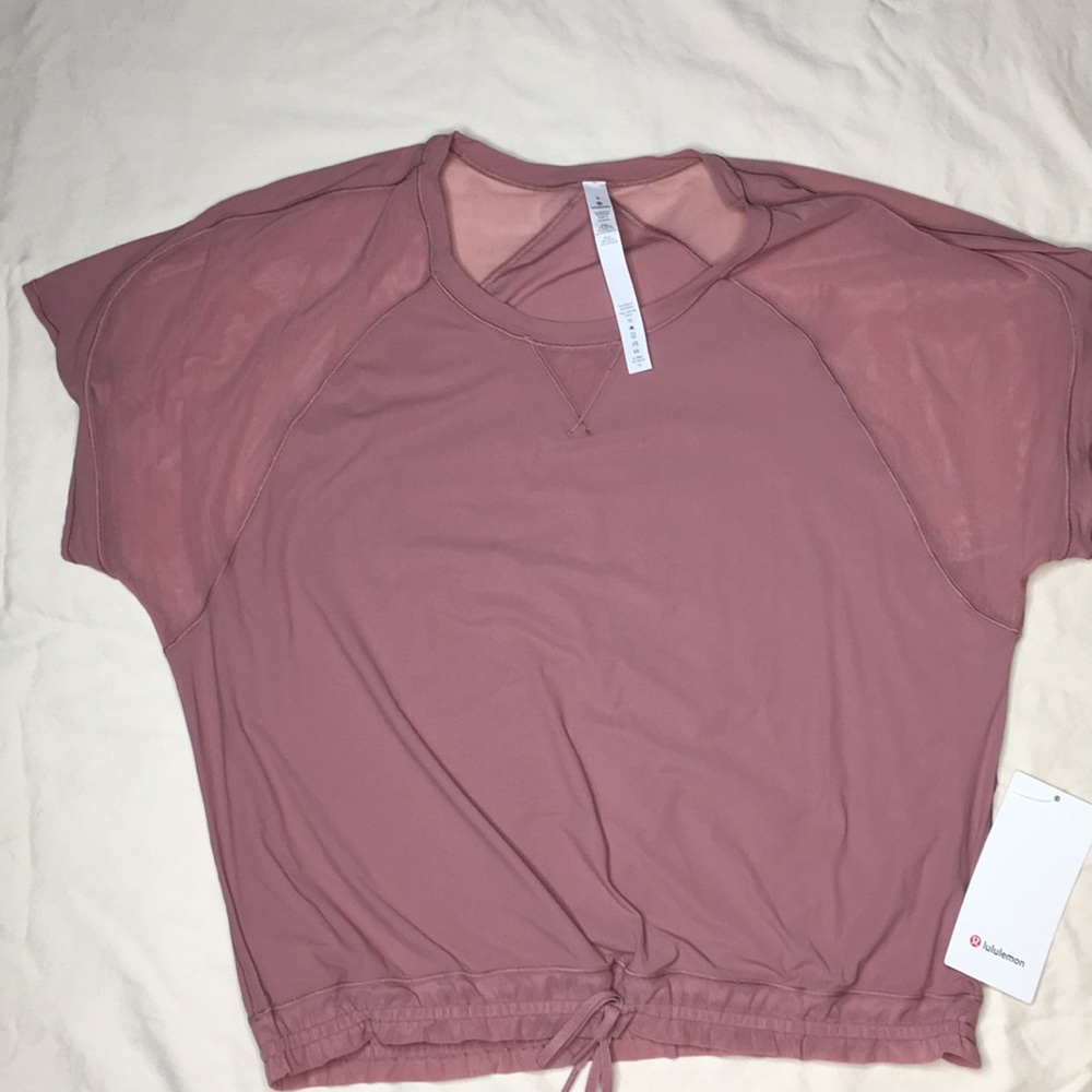 NWT Lulu Final Cut Tee